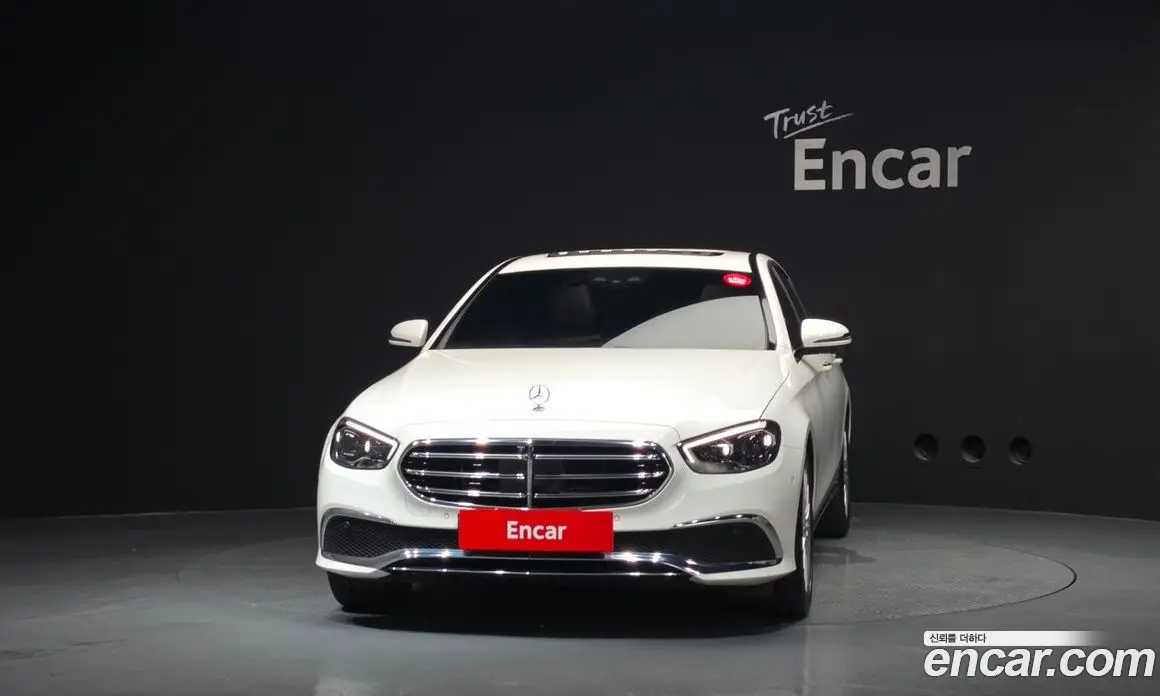Mercedes-Benz E-Class 2022 2.0 гидро, фото 3