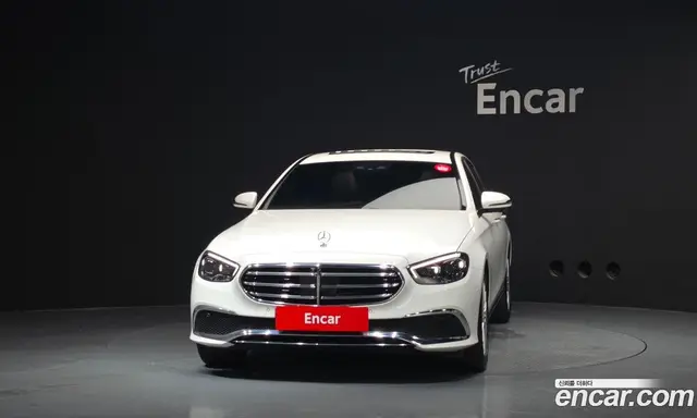 Mercedes-Benz E-Class 2022 2.0 гидро, миниатюра 3