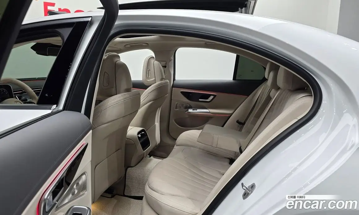 Mercedes-Benz E-Class 2024 2.0 гидро, фото 16