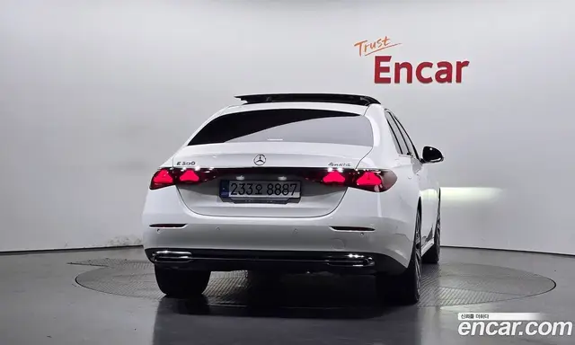 Mercedes-Benz E-Class 2024 2.0 гидро, миниатюра 3
