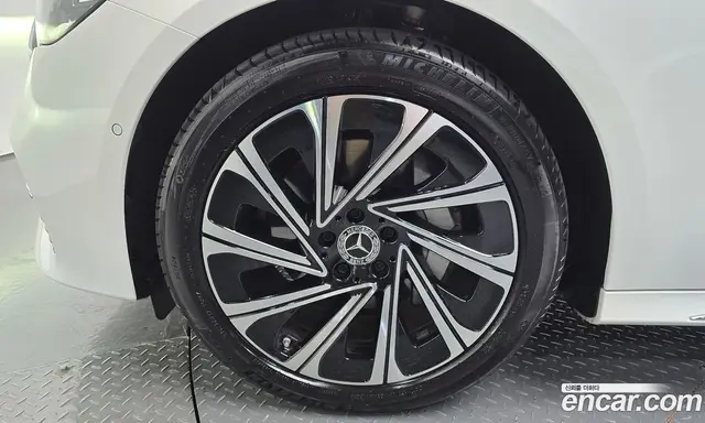 Mercedes-Benz E-Class 2024 2.0 гидро, миниатюра 4
