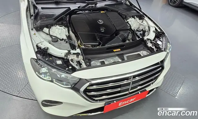 Mercedes-Benz E-Class 2024 2.0 гидро, миниатюра 5
