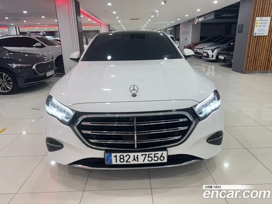 Mercedes-Benz E-Class 2024 2.0 гидро, фото 3