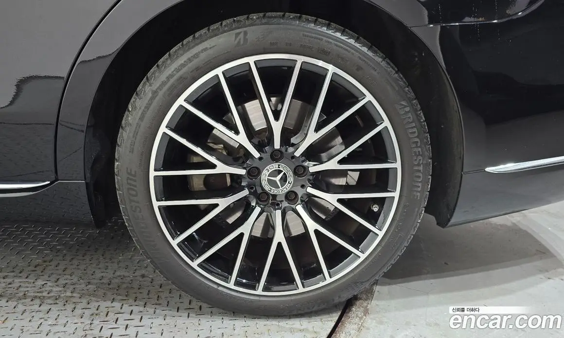 Mercedes-Benz S-Class 2024 4.0 гидро, фото 7 Mercedes-Benz S-Class 2024 4.0 гидро, фото 7