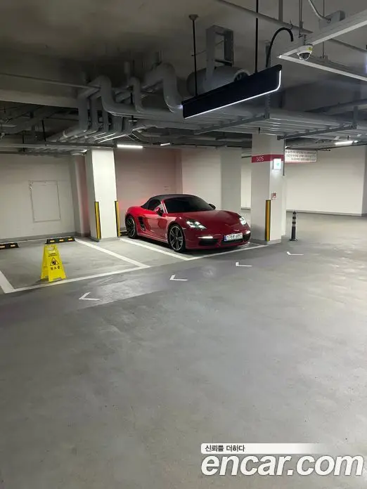 Porsche 718, 2018, 66 300 км