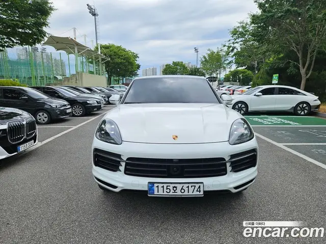 Porsche Cayenne 2023 3.0 автомат (гидро), миниатюра 2
