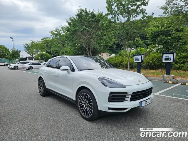 Porsche Cayenne 2023 3.0 автомат (гидро), миниатюра 3