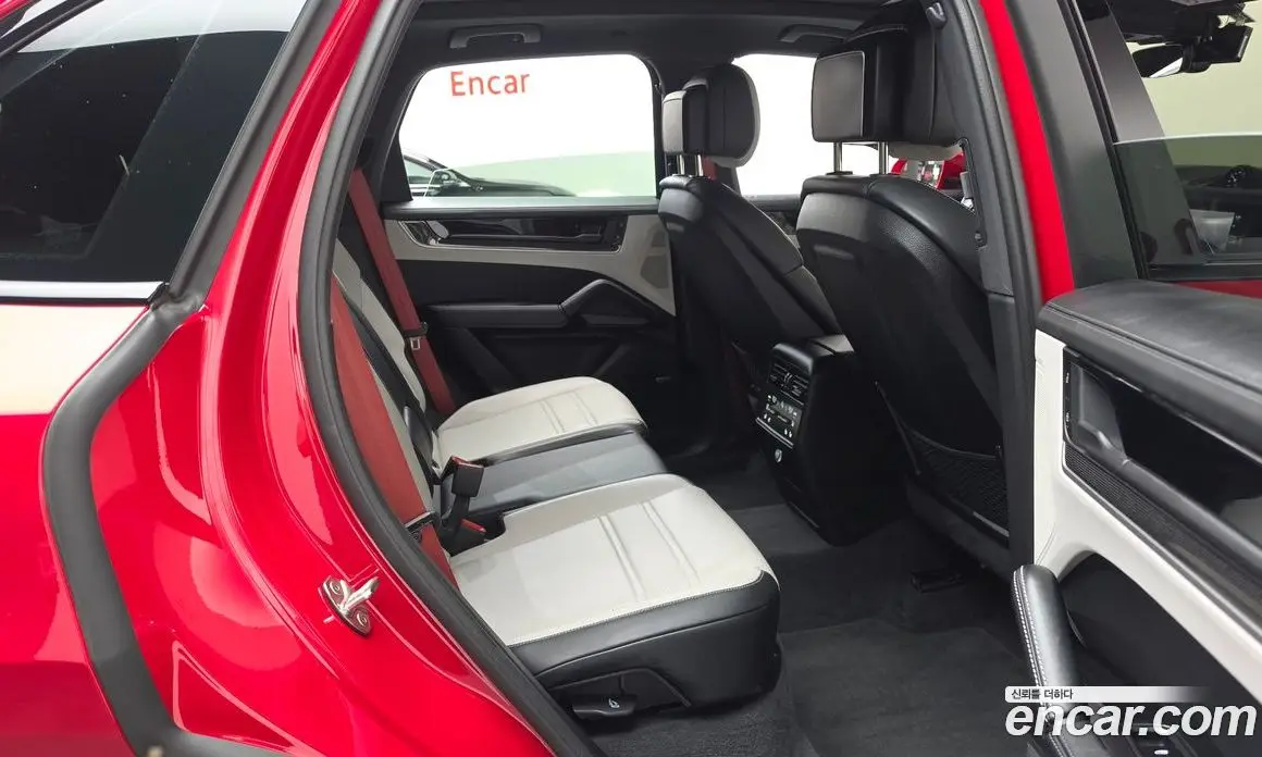 Porsche Cayenne 2024 3.0 автомат (гидро), фото 17