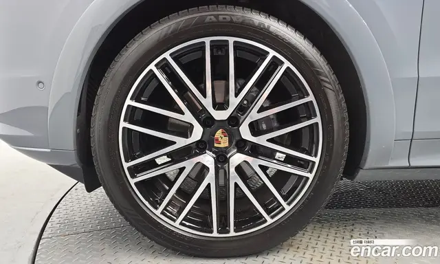 Porsche Cayenne 2024 3.0 автомат (гидро), миниатюра 4