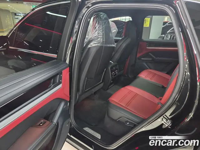 Porsche Cayenne 2025 3.0 автомат (гидро), миниатюра 9