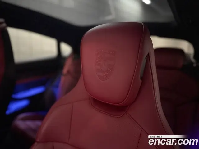 Porsche Taycan 2021 0.1 автомат (гидро), миниатюра 12