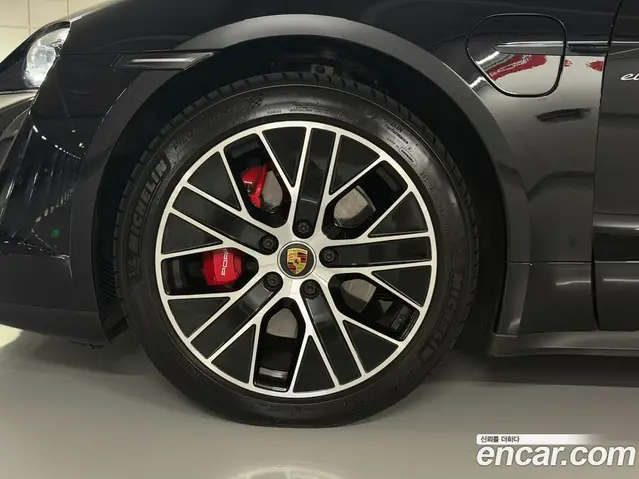 Porsche Taycan 2021 0.1 автомат (гидро), миниатюра 3