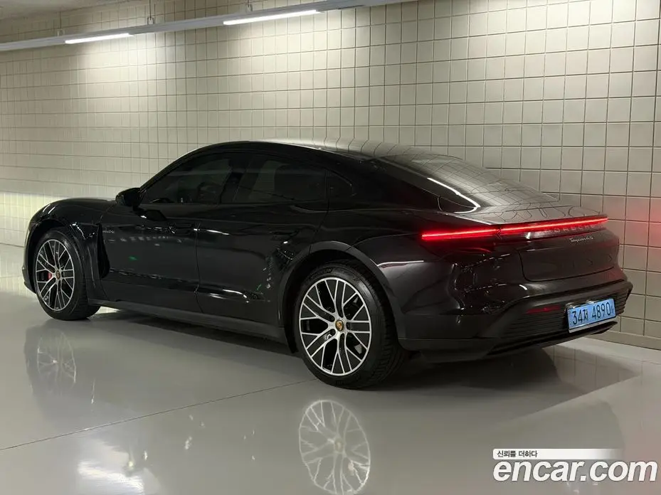 Porsche Taycan 2021 0.1 автомат (гидро), фото 4
