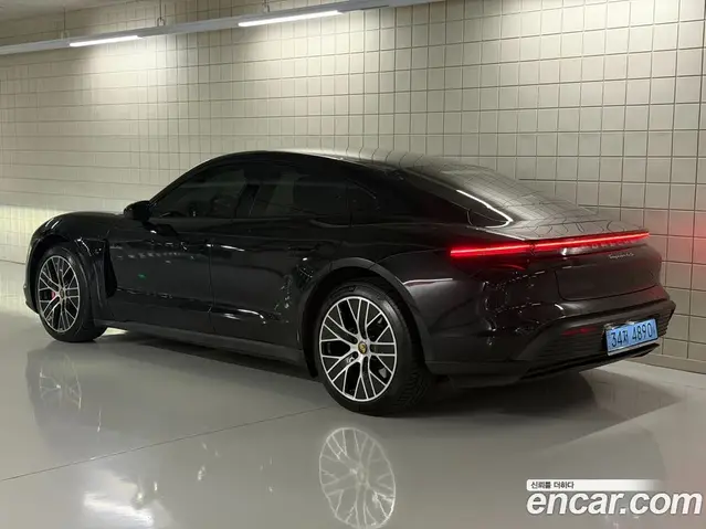 Porsche Taycan 2021 0.1 автомат (гидро), миниатюра 4