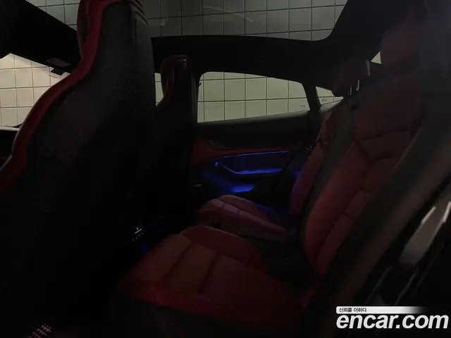 Porsche Taycan 2021 0.1 автомат (гидро), миниатюра 5