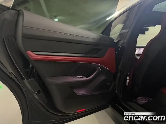 Porsche Taycan 2021 0.1 автомат (гидро), миниатюра 6