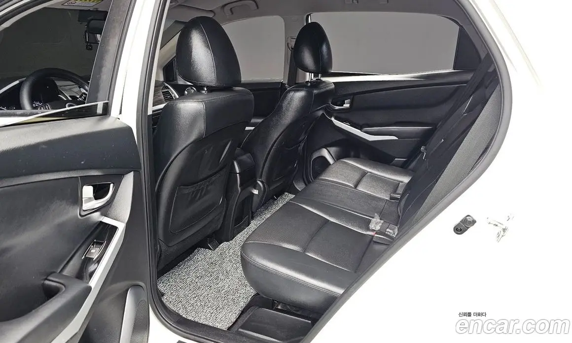 SsangYong Korando 2016 2.2 автомат (гидро), фото 17