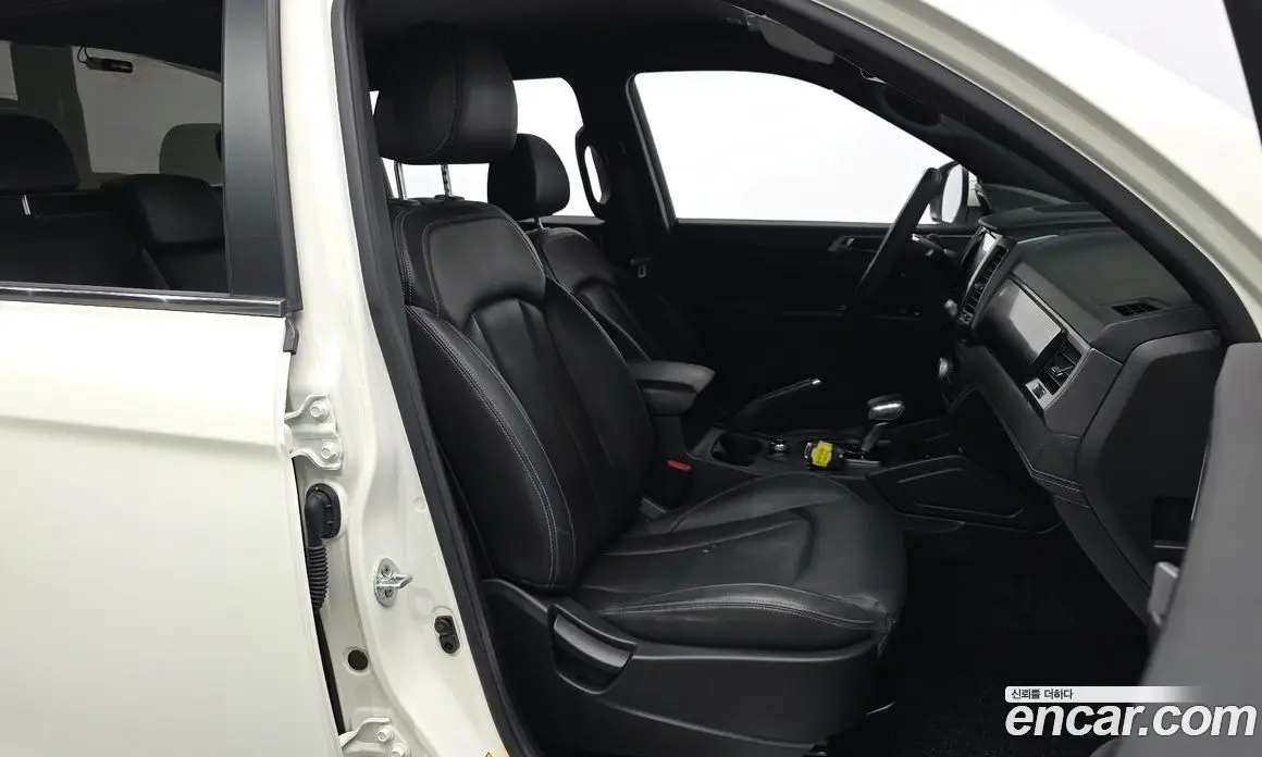 SsangYong Rexton 2023 2.2 автомат (гидро), фото 17