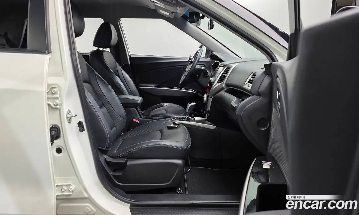 SsangYong TIBOLI 2015 1.6 автомат (гидро), фото 16