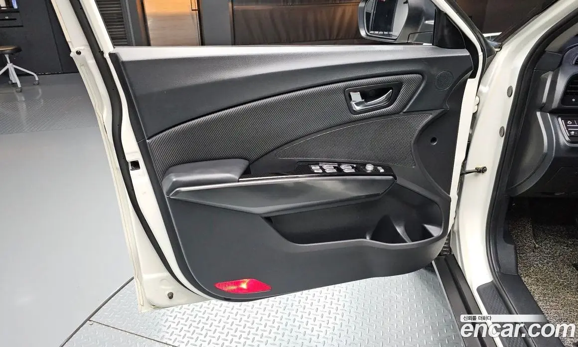 SsangYong TIBOLI 2016 1.6 автомат (гидро), фото 14