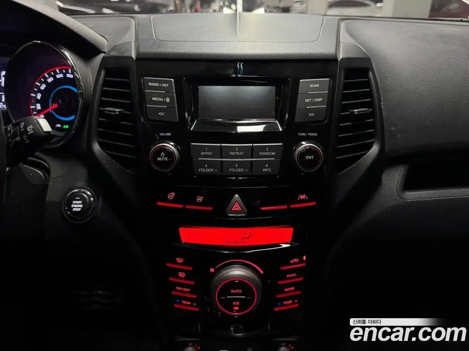 SsangYong TIBOLI 2017 1.6 автомат (гидро), фото 12