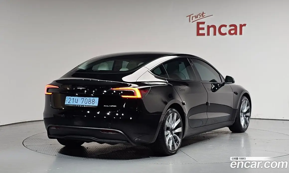Tesla Model 3 2024 0.2 автомат (гидро), фото 1 Tesla Model 3 2024 0.2 автомат (гидро), фото 1