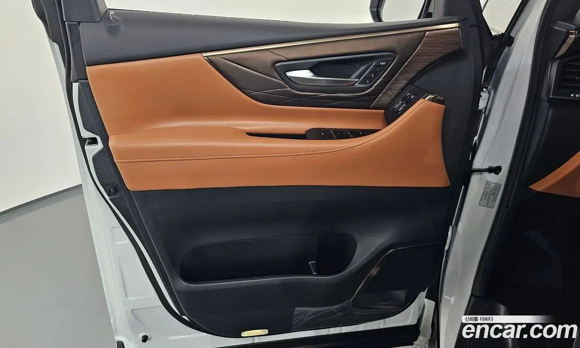 Toyota Alphard 2025 2.5 автомат (гидро), фото 14 Toyota Alphard 2025 2.5 автомат (гидро), фото 14