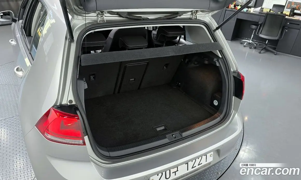 Volkswagen Golf 2013 2.0 автомат (гидро), фото 20