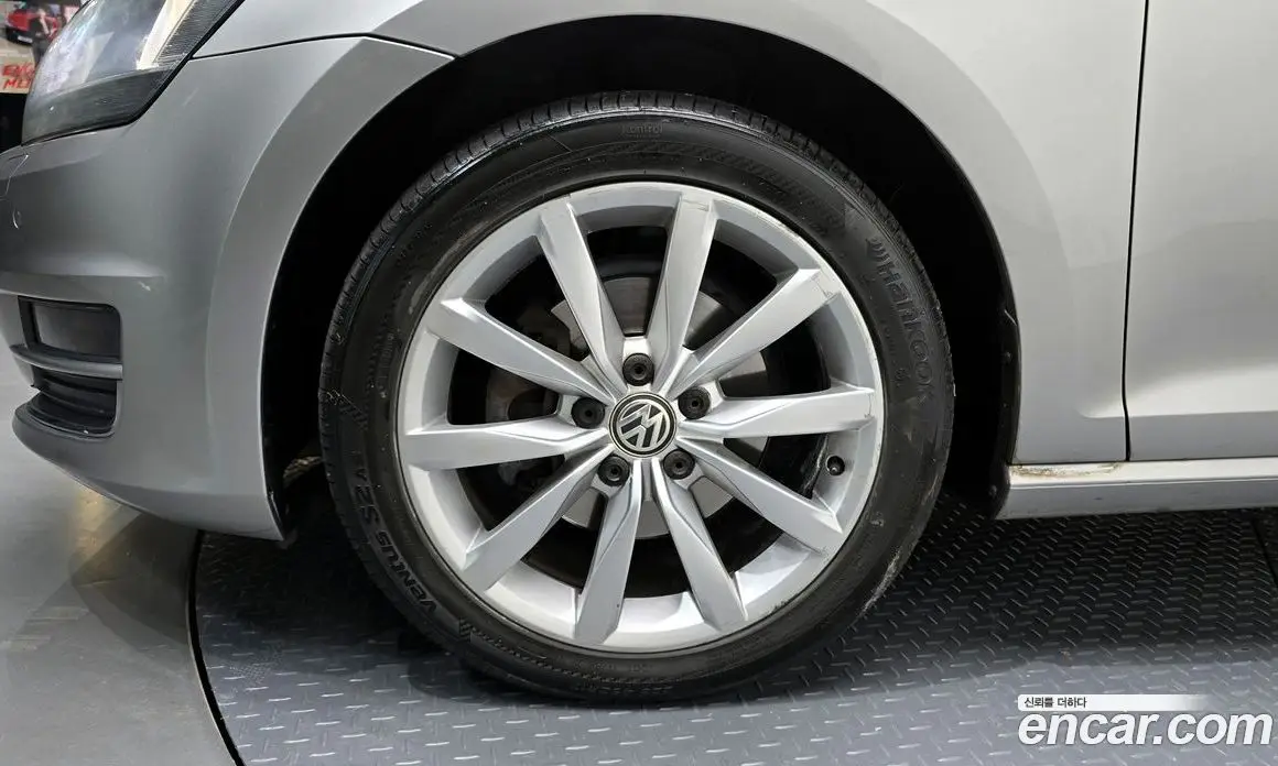 Volkswagen Golf 2013 2.0 автомат (гидро), фото 5