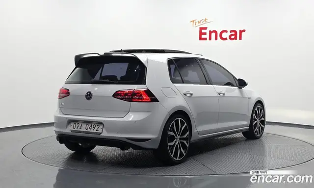 Volkswagen Golf 2016 2.0 автомат (гидро), миниатюра 2