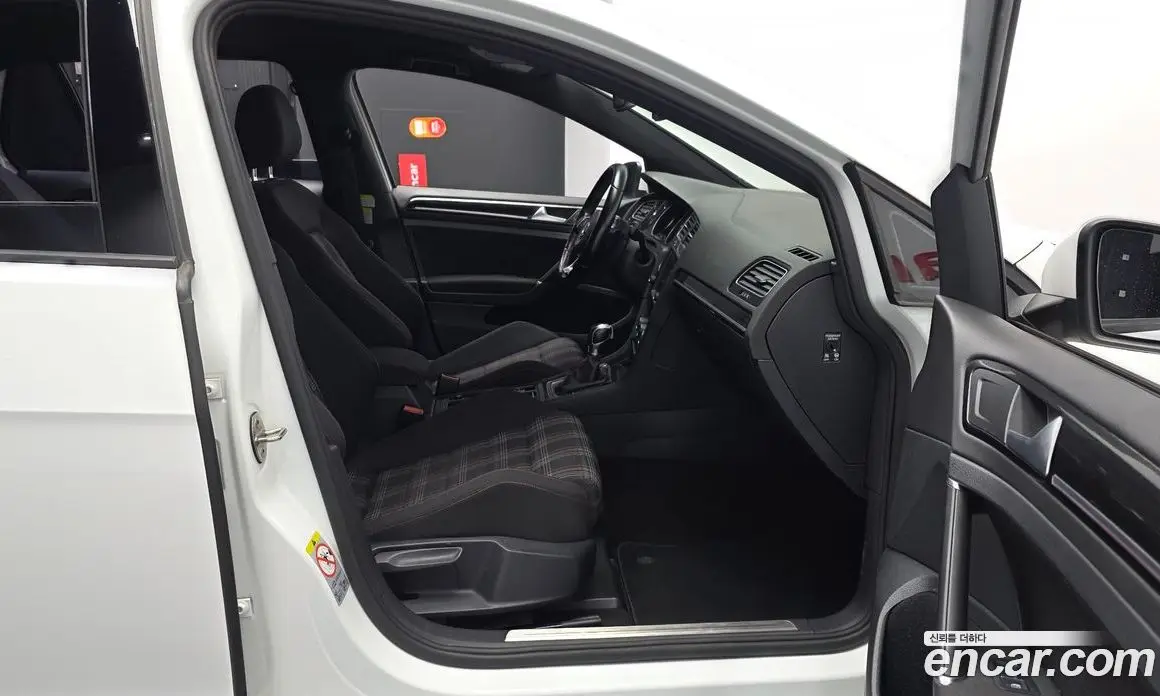 Volkswagen Golf 2016 2.0 автомат (гидро), фото 12