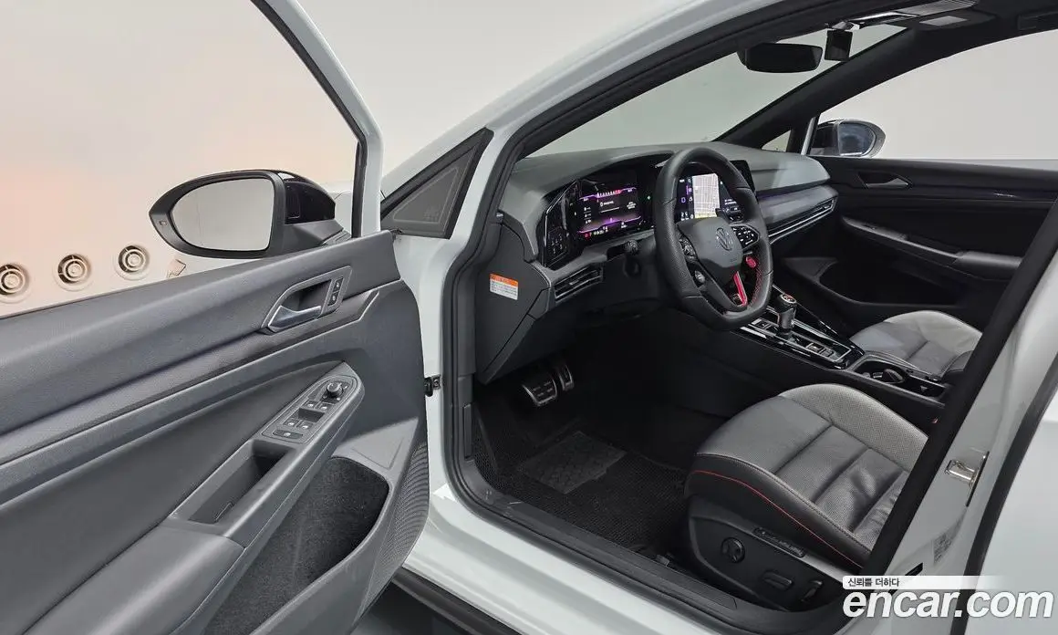Volkswagen Golf 2024 2.0 автомат (гидро), фото 12