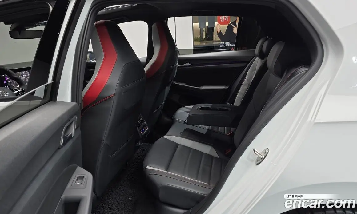 Volkswagen Golf 2024 2.0 автомат (гидро), фото 15