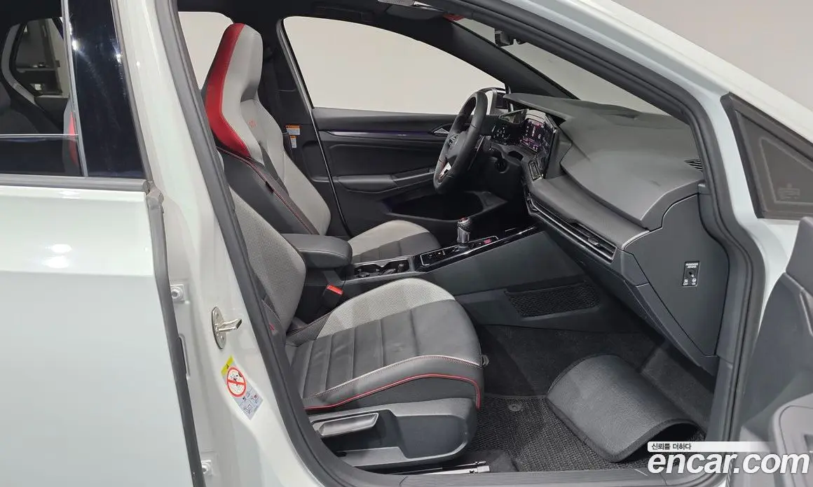 Volkswagen Golf 2024 2.0 автомат (гидро), фото 16