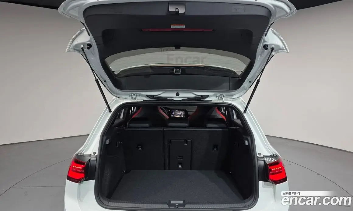 Volkswagen Golf 2024 2.0 автомат (гидро), фото 25