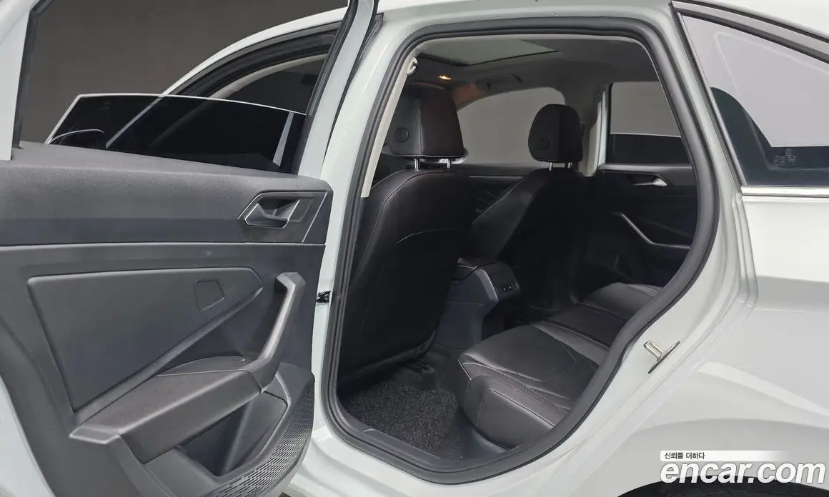 Volkswagen Jetta 2022 1.5 автомат (гидро), фото 22
