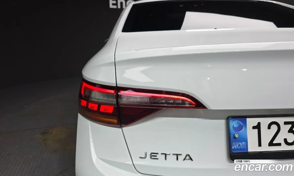 Volkswagen Jetta 2022 1.5 автомат (гидро), фото 9