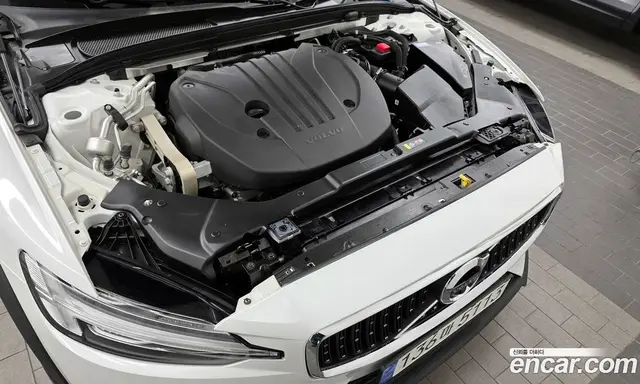 Volvo V60 2022 2.0 автомат (гидро), миниатюра 6