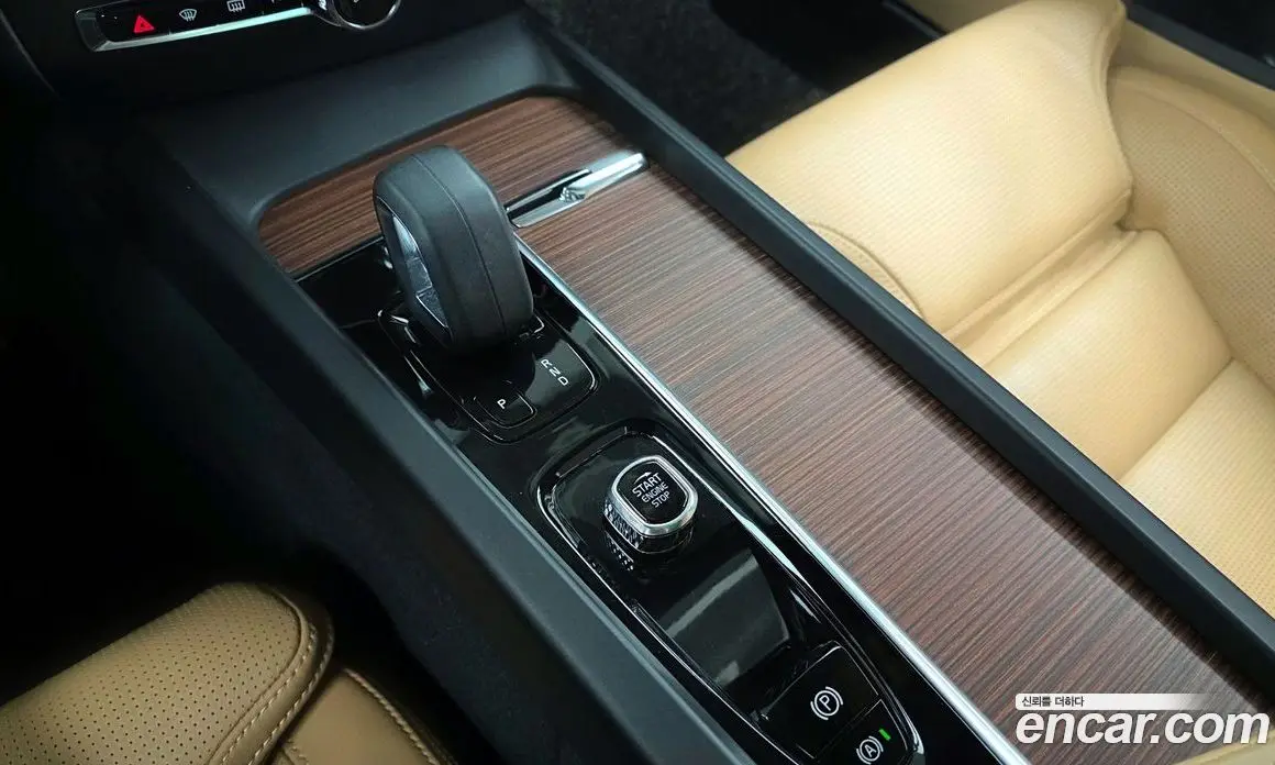 Volvo V60 2022 2.0 автомат (гидро), фото 9