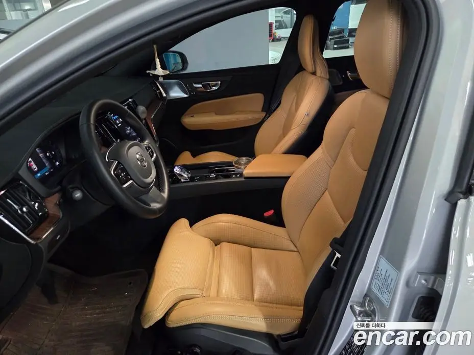 Volvo V60 2024 2.0 автомат (гидро), фото 8