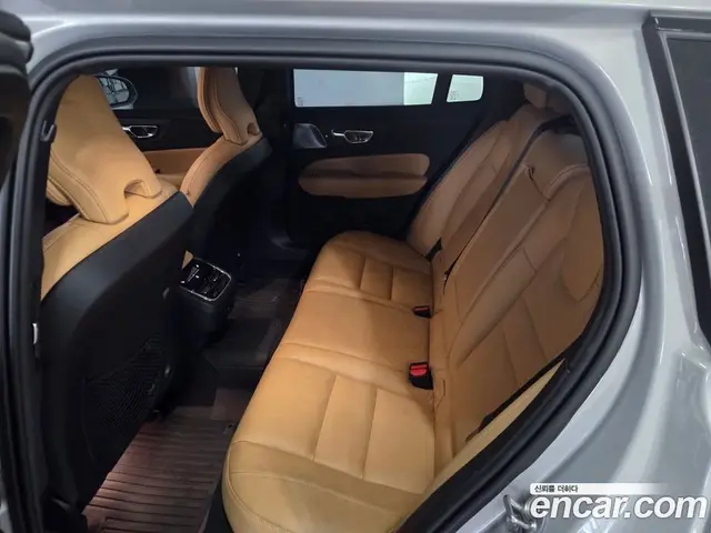Volvo V60 2024 2.0 автомат (гидро), миниатюра 9