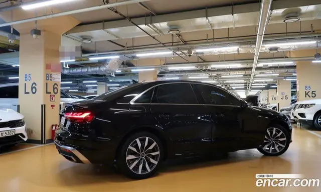 Audi A4 2023 2.0 автомат (гидро), миниатюра 2