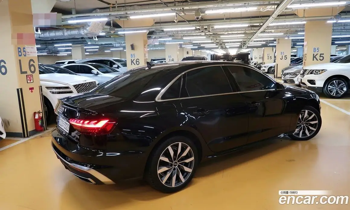 Audi A4 2023 2.0 автомат (гидро), фото 18