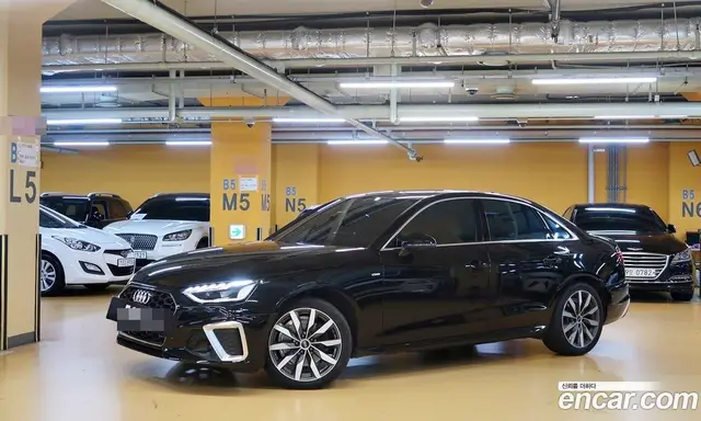 Audi A4 2023 2.0 автомат (гидро), миниатюра 3
