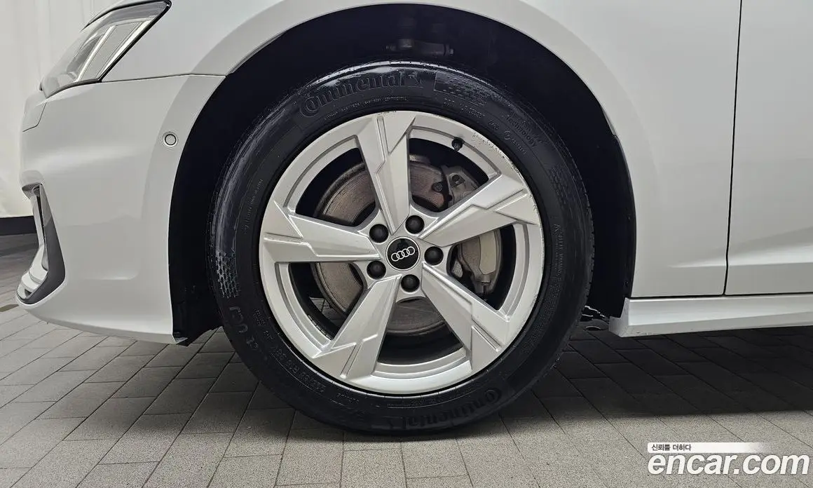 Audi A6 2021 2.0 автомат (гидро), фото 5