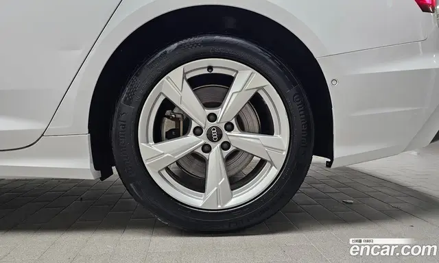 Audi A6 2021 2.0 автомат (гидро), миниатюра 7