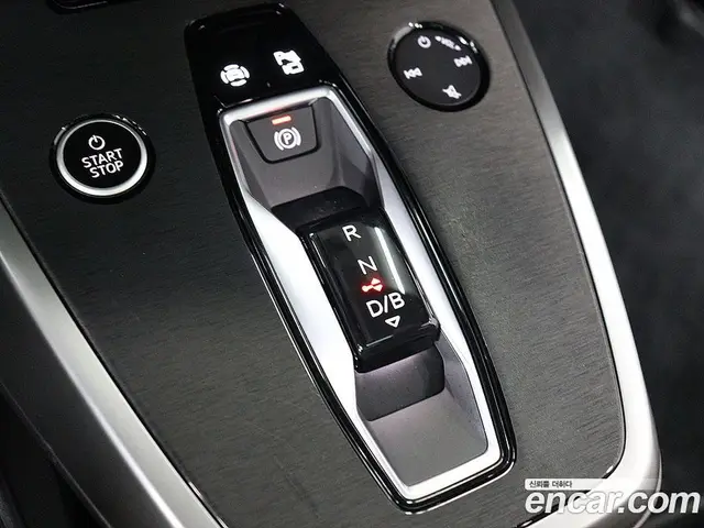 Audi Q4 e-tron 2025 0.2 автомат (гидро), миниатюра 8