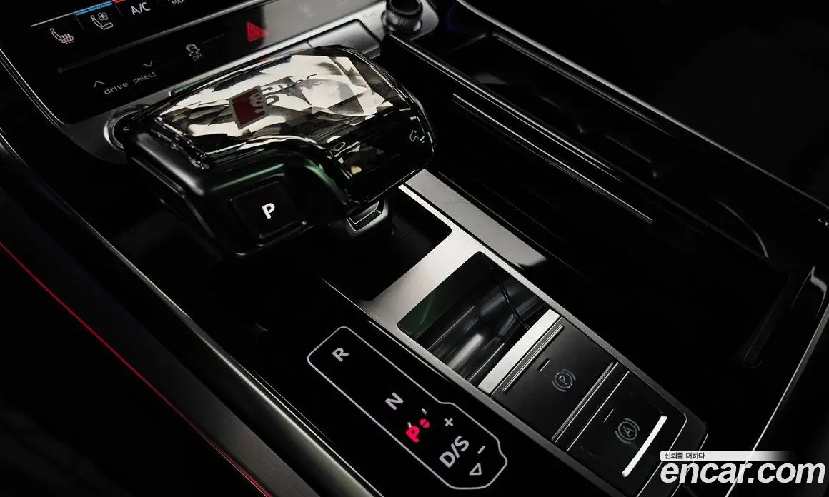 Audi Q8 2023 3.0 автомат (гидро), фото 12