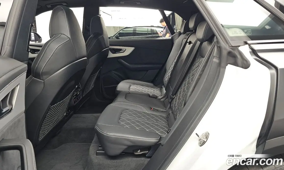 Audi Q8 2023 3.0 автомат (гидро), фото 16