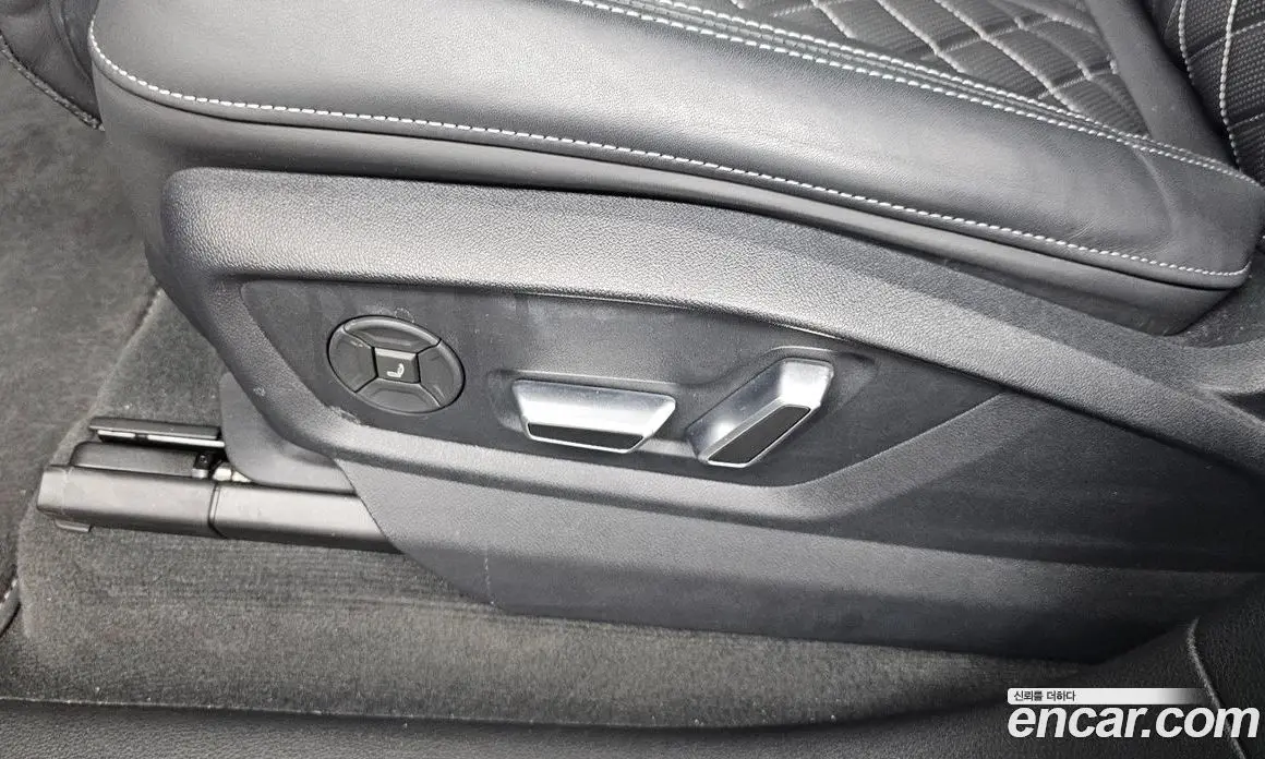 Audi Q8 2023 3.0 автомат (гидро), фото 30